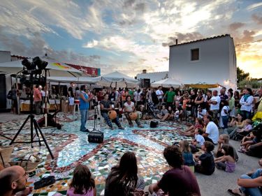 mercatino hippie la mola formentera